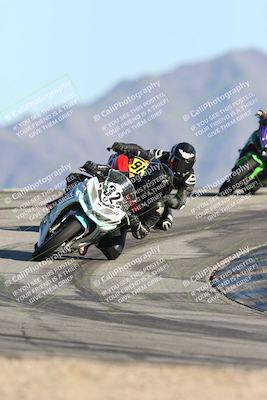 media/Dec-06-2025-CVMA (Sat) [[4a896cc04c]]/Race 9-500-400-350 Supersport/